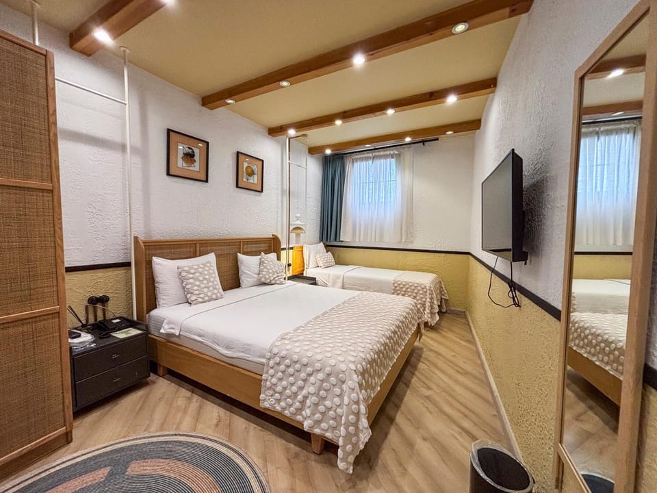 Bed, Photo of the whole room