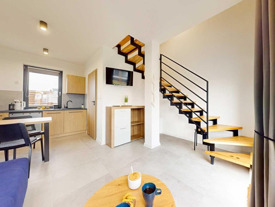 TV and multimedia, Kitchen or kitchenette, Living room, Seating area, Dining area