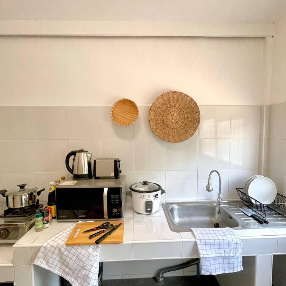 Spacious Homey Pool Villa with Private Parking, Fenced Yard, BBQ, 5min to Beach, Pet-Friendly Villa in Hua Hin District