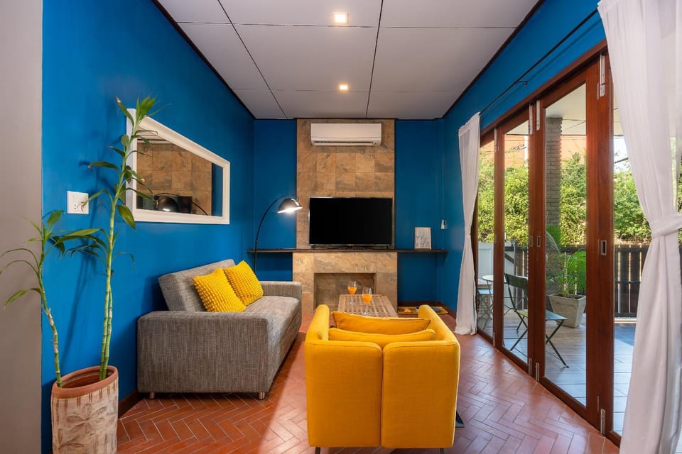 Communal lounge/ TV room, Living room