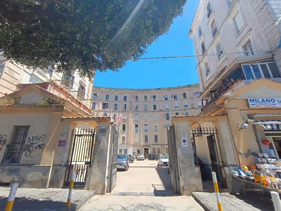 Property building, Facade/entrance, Day, Location, Parking