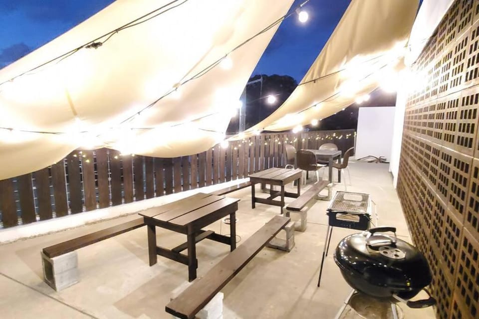 モダンでナチュラルなおしゃれ空間/テラスでBBQ/10名宿泊/無料Wi-fi/無料駐車場 Villa in Okinawa Prefecture