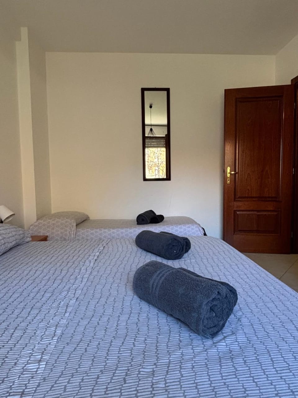 Bedroom, towels