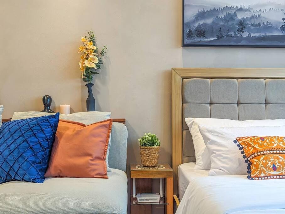 Bright & Stylish Studio Condo in Commonwealth, UP Diliman Apartment in Marikina