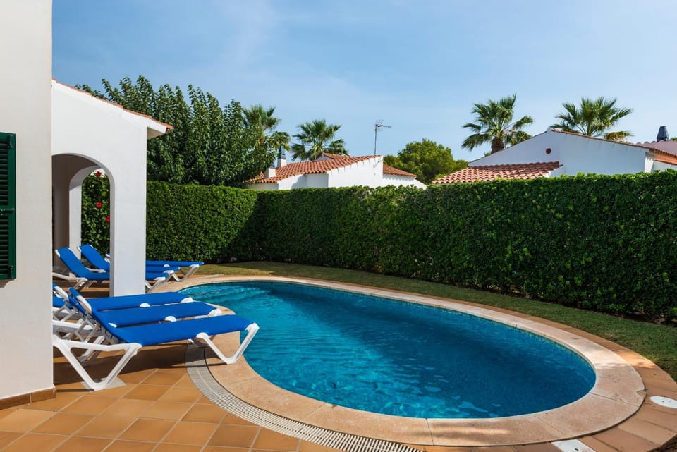 Garden, Garden view, Pool view, Swimming pool, sunbed