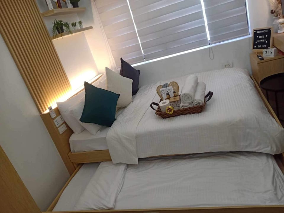 ALABANG STUDIO unit w/ high speed Fiber WIFI Apartment in Muntinlupa