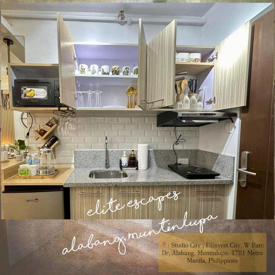 ALABANG STUDIO unit w/ high speed Fiber WIFI Apartment in Muntinlupa