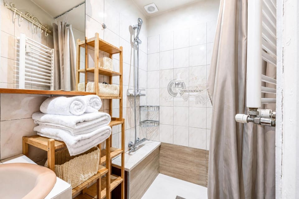 Shower, Bathroom