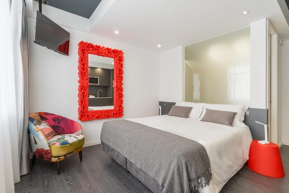 Bed, Photo of the whole room, Bedroom