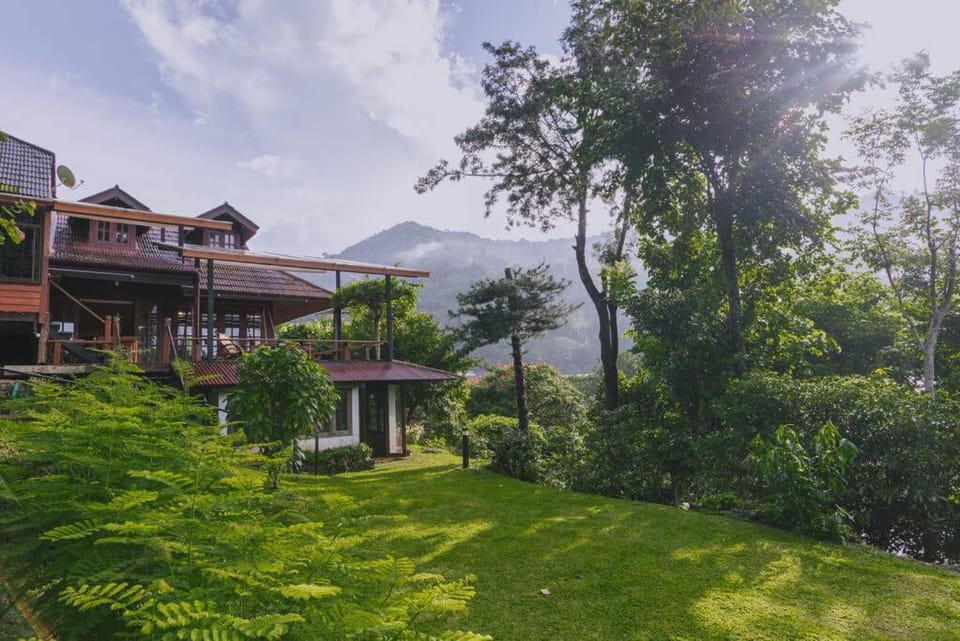 Property building, Natural landscape, Garden, Garden view, Mountain view