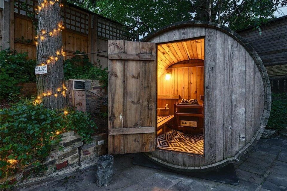 The Ridge London - Luxury Designer Villa with hot tub and sauna, Bexley borough of London Villa in England