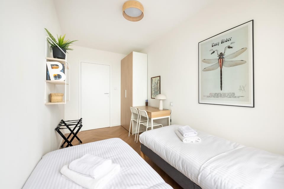 Bed, Photo of the whole room, Bedroom, hair dresser