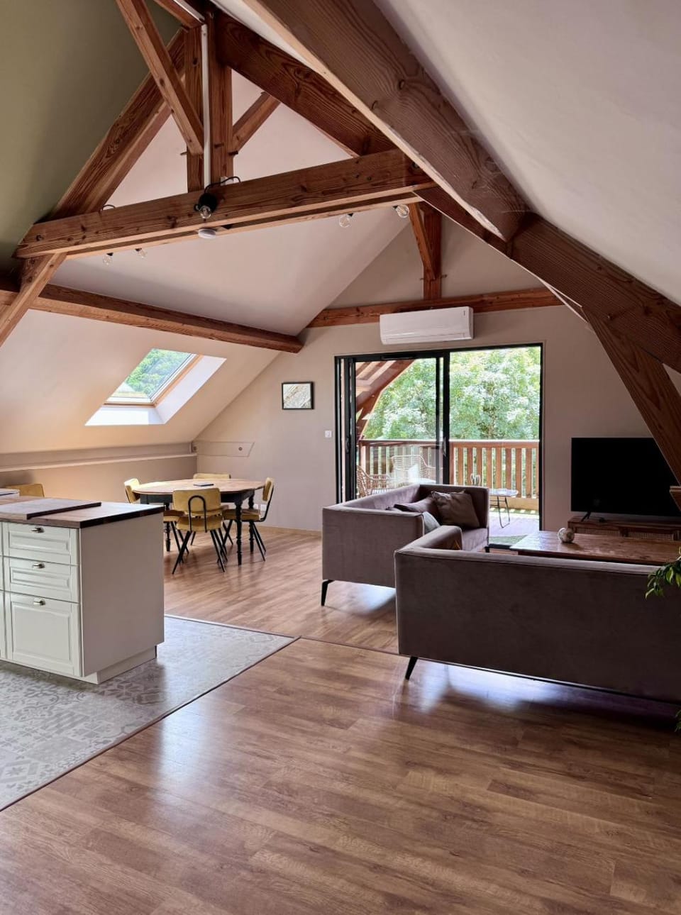 View (from property/room), River view, River view, stove, stove, kitchen, kitchen