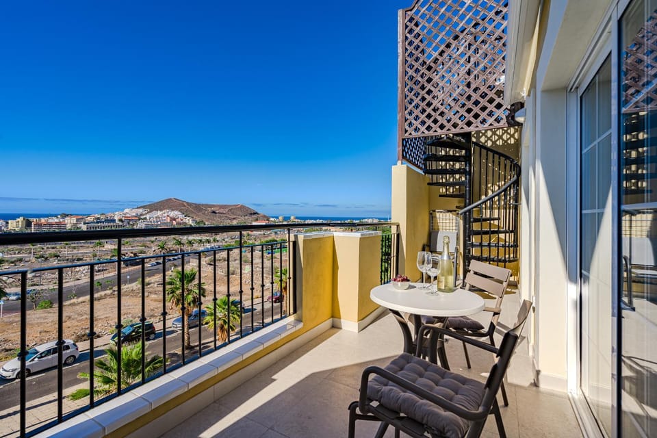 View (from property/room), Balcony/Terrace, Sea view