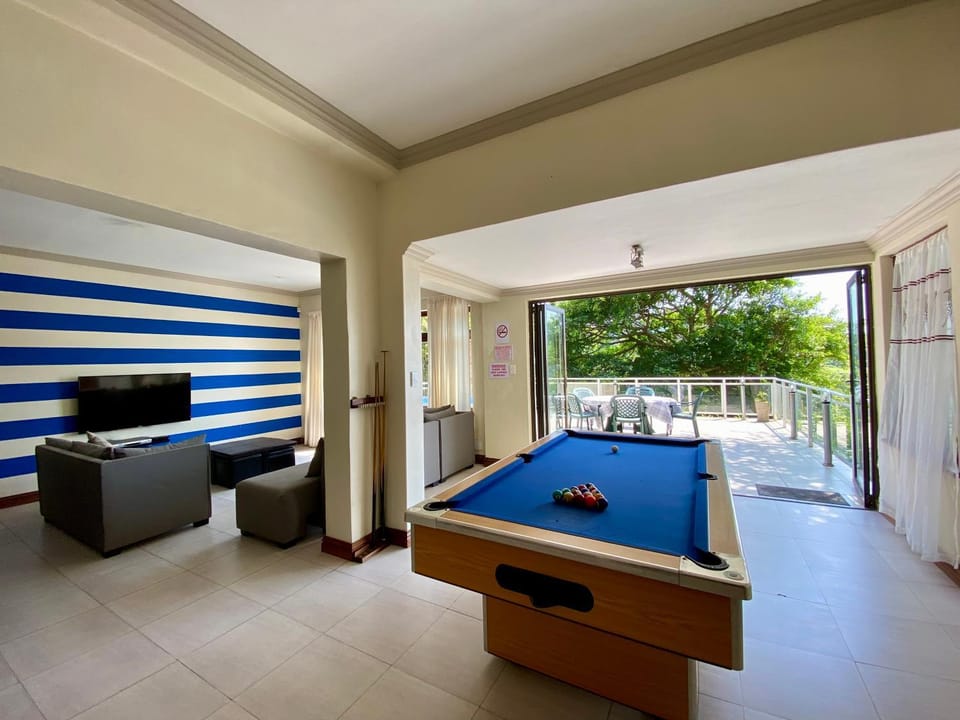 Game Room, Photo of the whole room