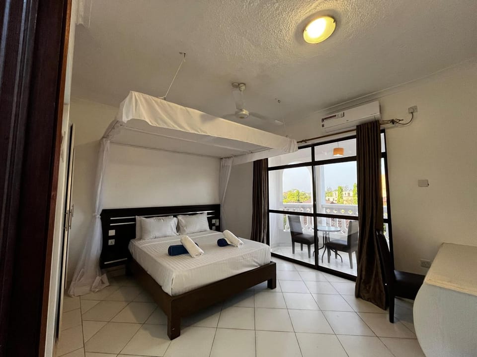 Becky Homes Diani Beach - 2BR with AC & Pool Apartment in Diani Beach