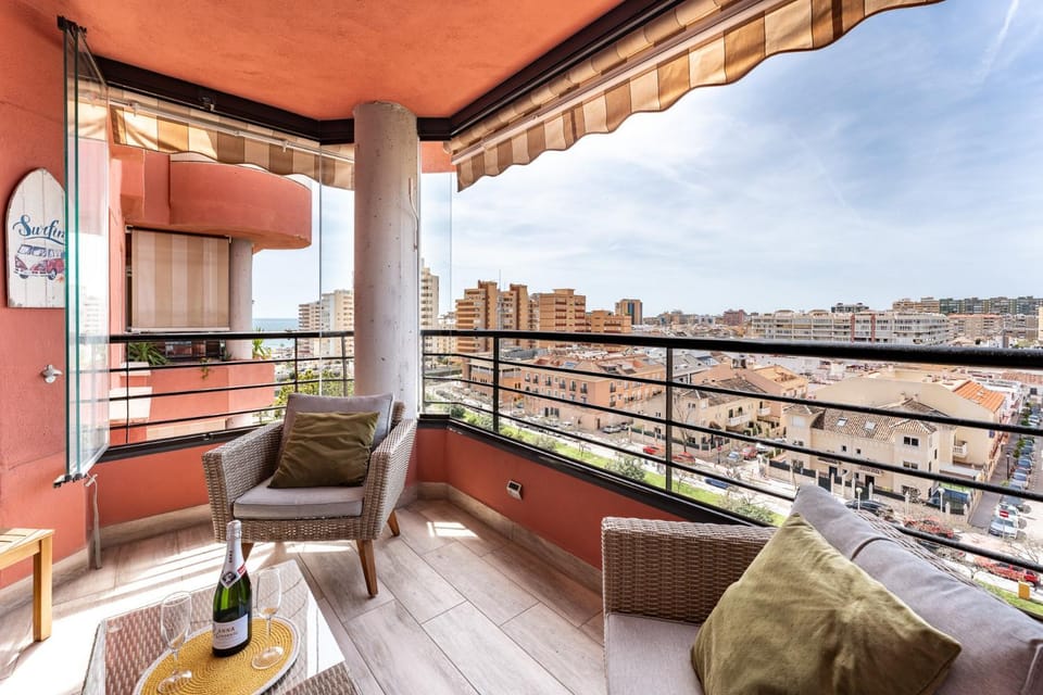 View (from property/room), Balcony/Terrace, City view