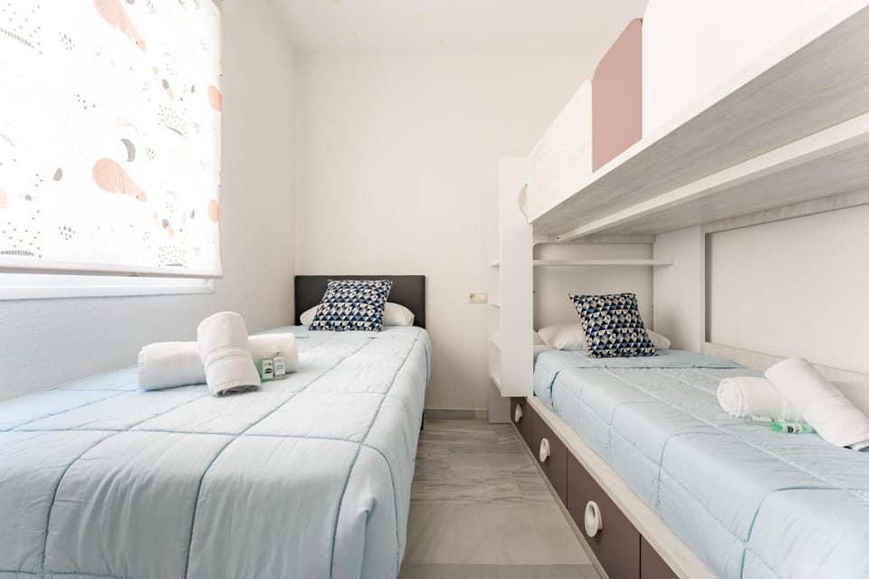 Bed, Photo of the whole room, Bedroom, bunk bed