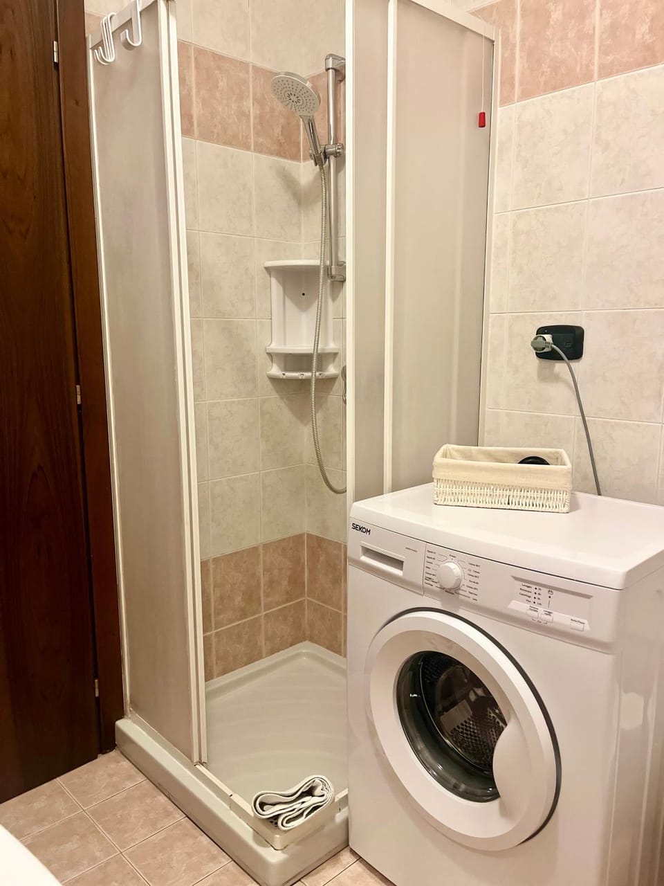 Bathroom, washing machine