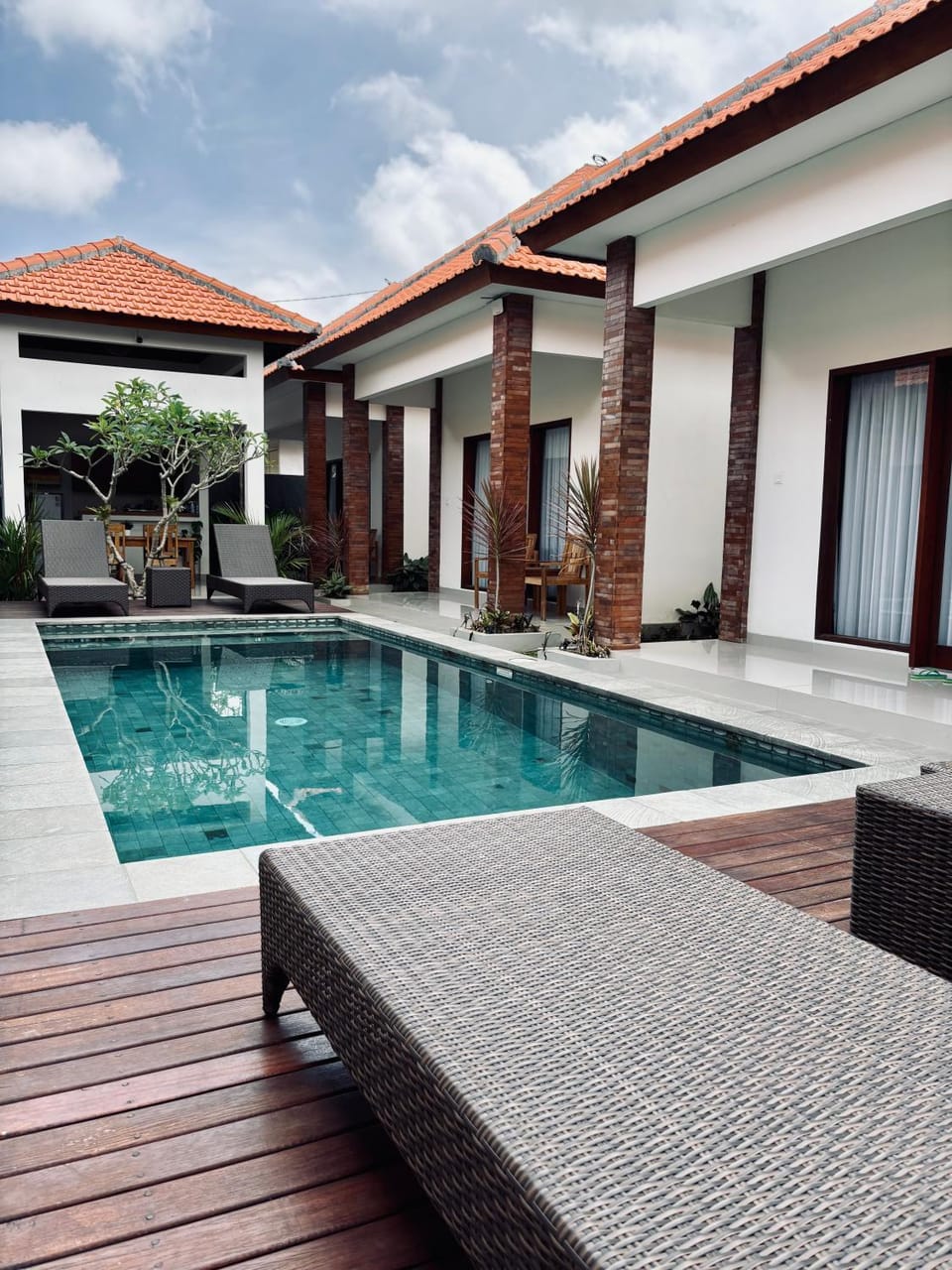 Swimming pool, sunbed