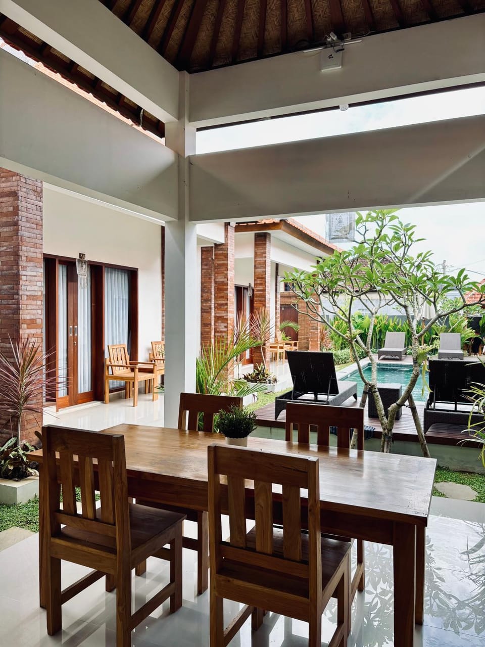 Garden view, Pool view, kitchen