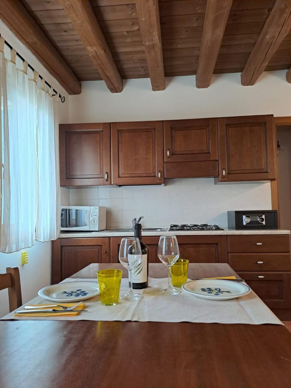 Kitchen or kitchenette, Dining area, pet friendly, stove