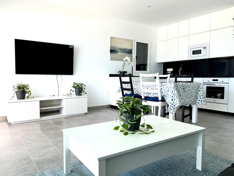 Communal lounge/ TV room, TV and multimedia