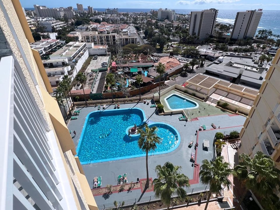 Balcony/Terrace, Sea view, Swimming pool