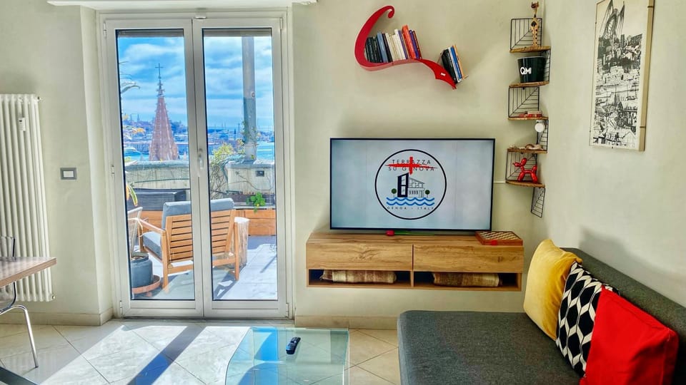 Communal lounge/ TV room, TV and multimedia, Living room, Seating area, Evening entertainment