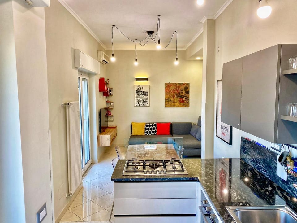 Kitchen or kitchenette, Living room, Seating area, Dining area, oven, stove