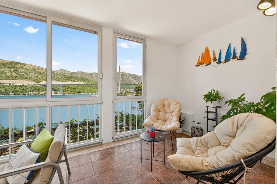 View (from property/room), Balcony/Terrace, Seating area