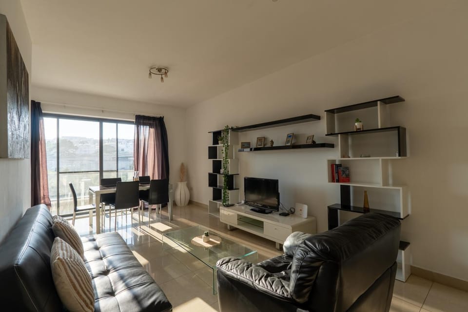 Communal lounge/ TV room, TV and multimedia, Living room