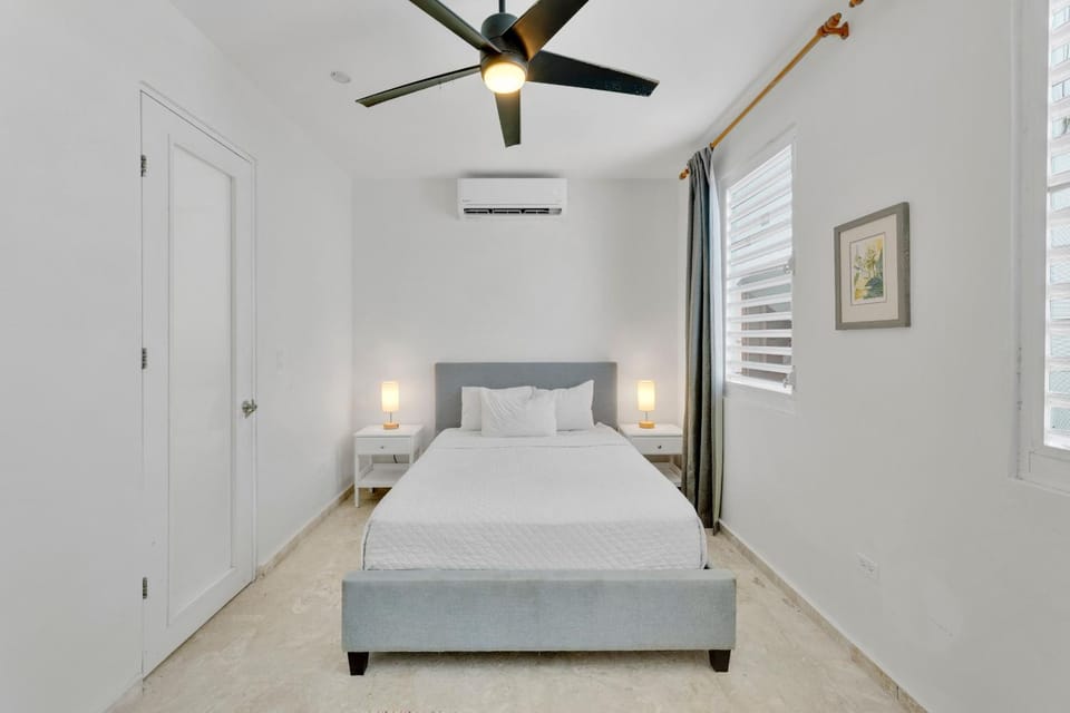Seaside Caribbean Comfort - Between Beach and City Apartment in San Juan