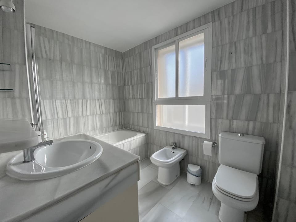 Bathroom, Bath