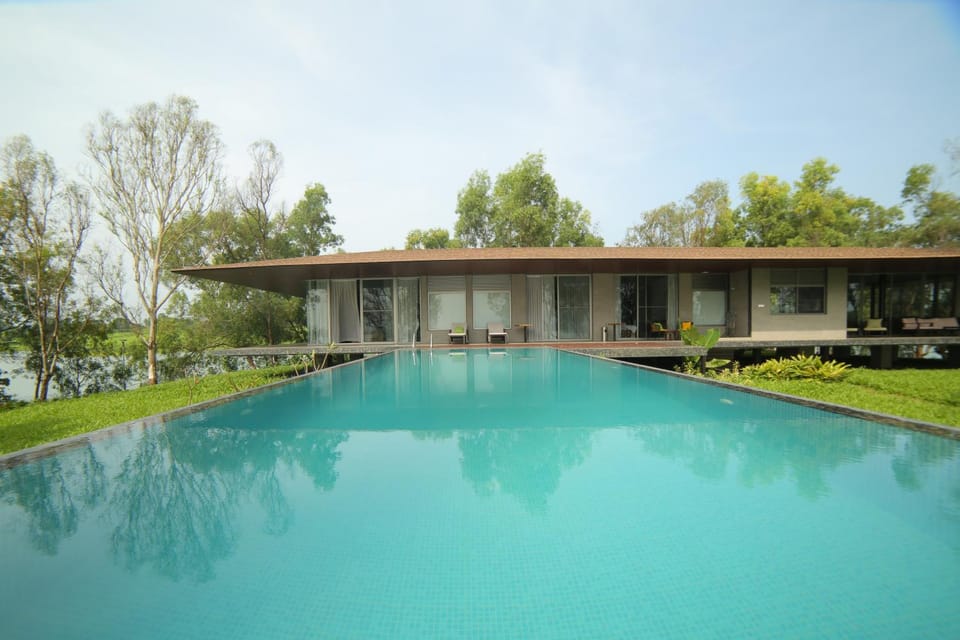 Property building, Swimming pool