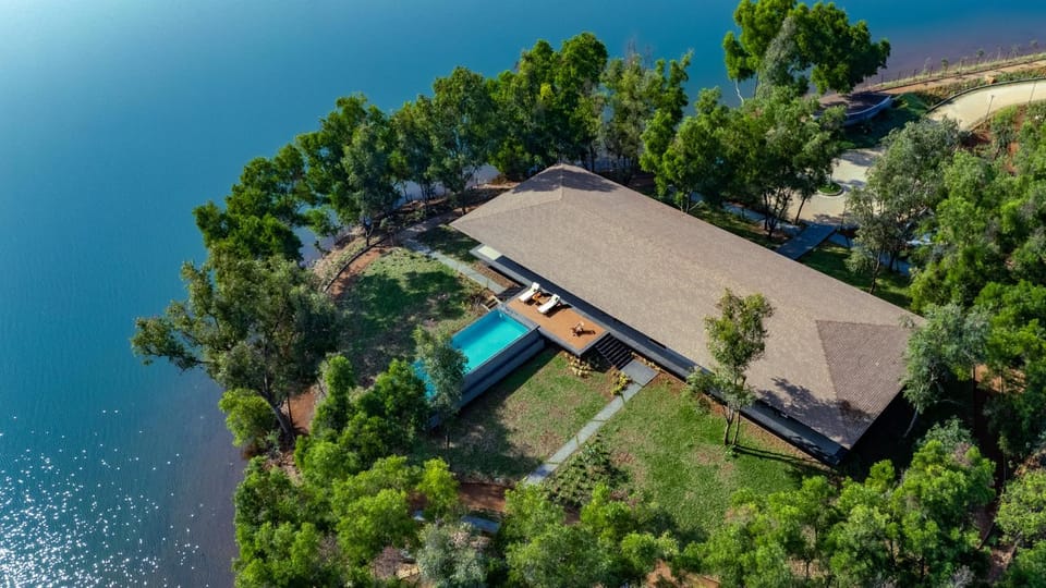 Bird's eye view, Lake view