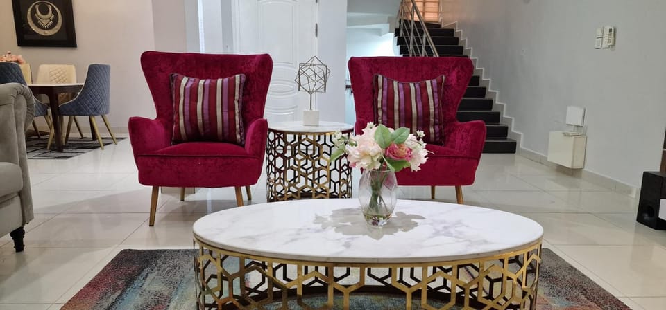 Living room, Decorative detail, Seating area, Dining area, acessibility