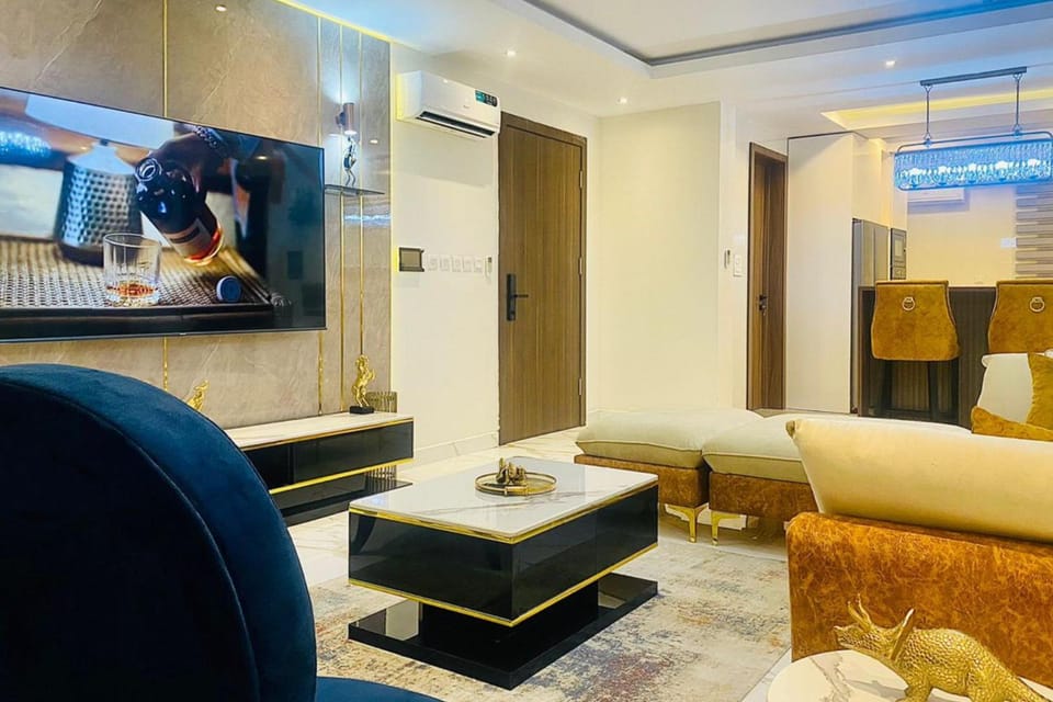 2 Bed Apartment Sleeps 4 - Pool - Free Parking Apartment in Lagos, Nigeria