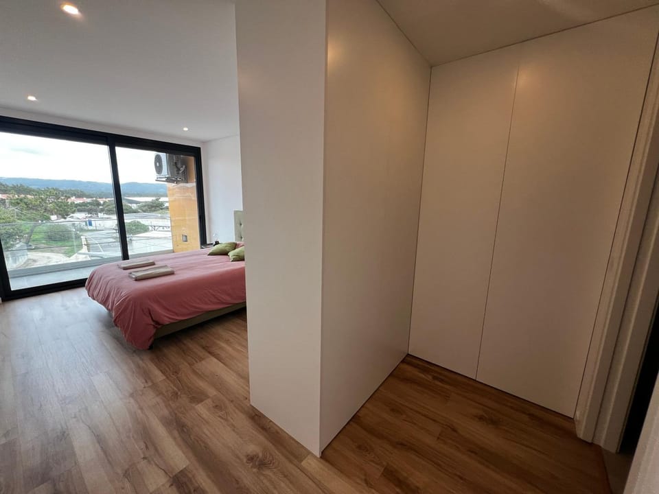 Modern spacious apartment with rooftop pool Apartment in Portugal