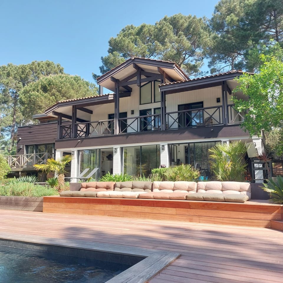 Maison au calme entre Océan et Lac, vue sur le golf, piscine chauffée, classée 4 étoiles Villa in Lacanau