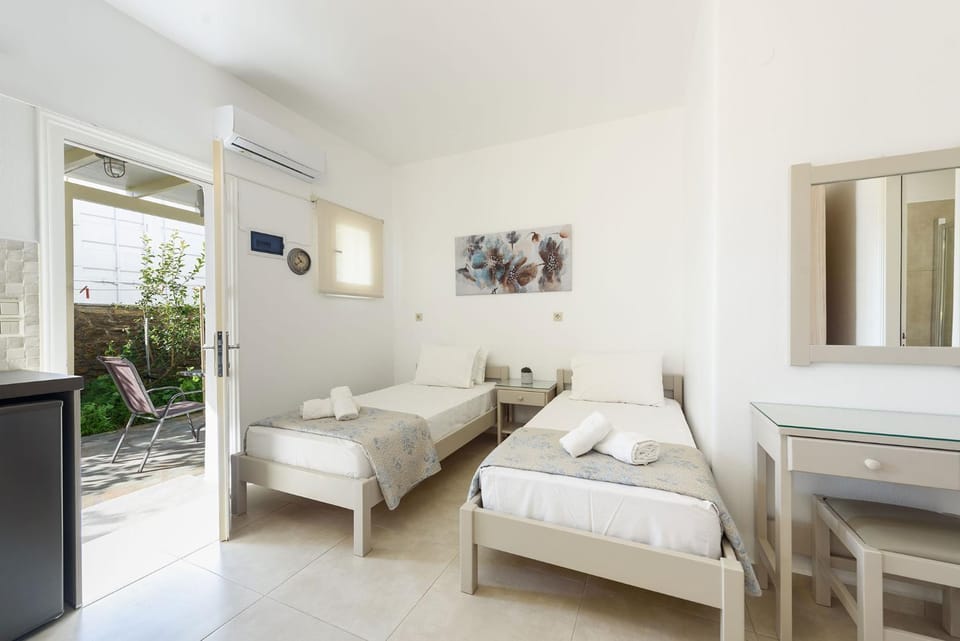 Bed, Photo of the whole room, Bedroom, towels, air conditioner