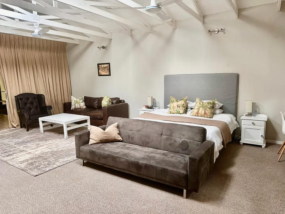 Bed, Living room, Bedroom