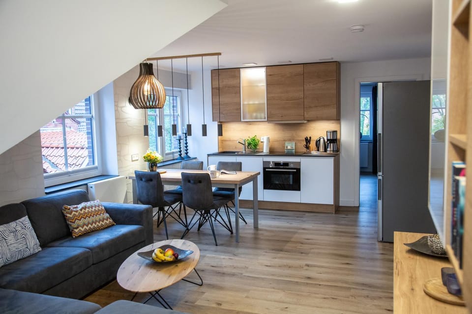 TV and multimedia, Kitchen or kitchenette, Living room, Seating area, Dining area, dishwasher, stove