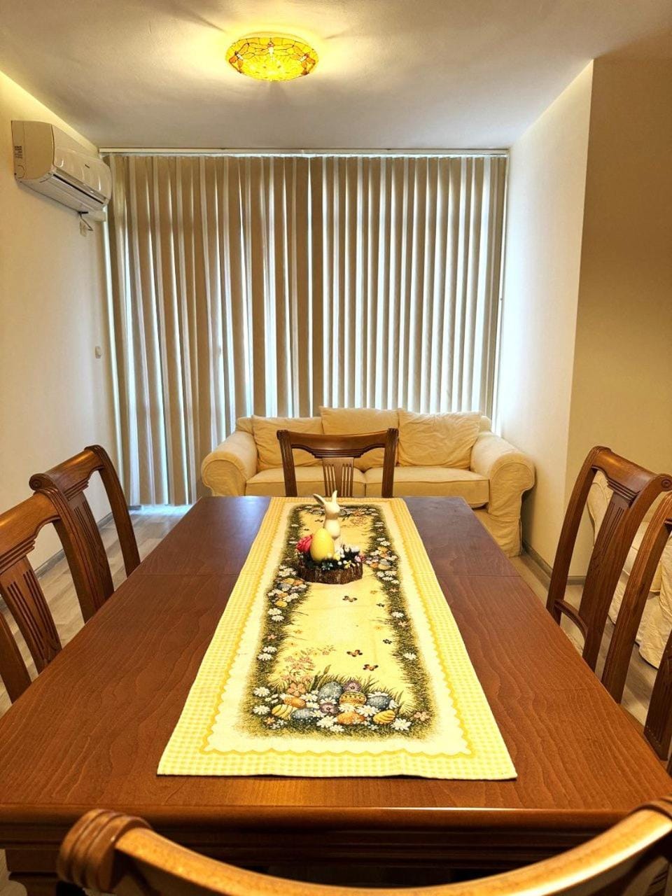 Living room, Seating area, Dining area, air conditioner