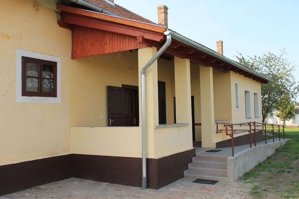 Peregi Vendégház Bed and Breakfast in Hungary