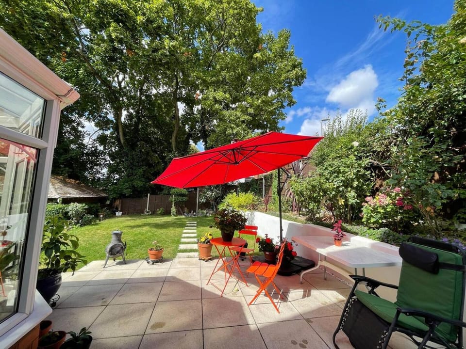 Patio, Garden, Garden view, sunbed