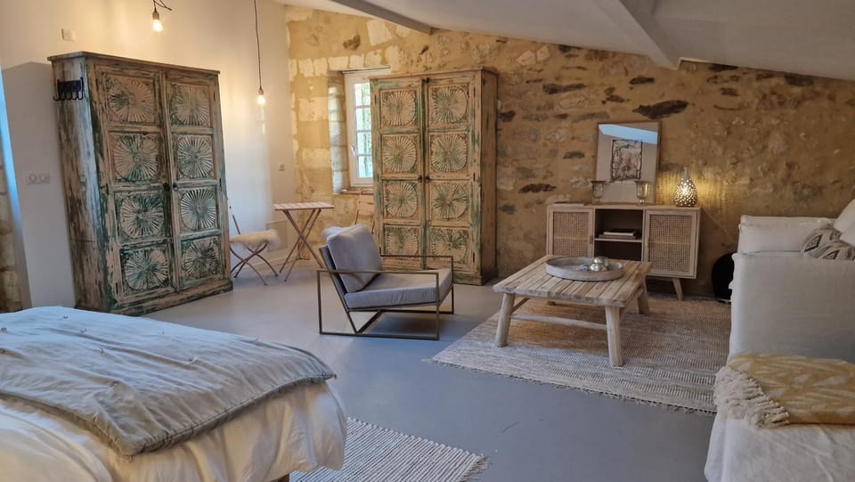 Living room, Photo of the whole room, Bedroom