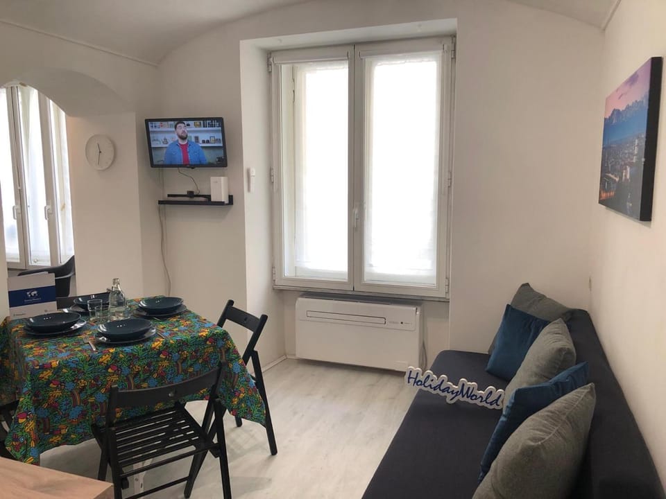 Communal lounge/ TV room, Living room, Dining area