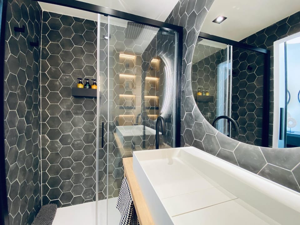 Shower, Bathroom