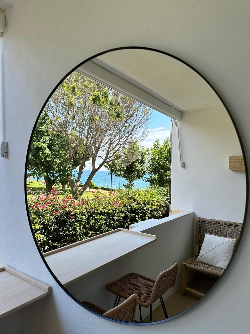 Palm Breeze Beachfront Suite Apartment in Costa del Sol